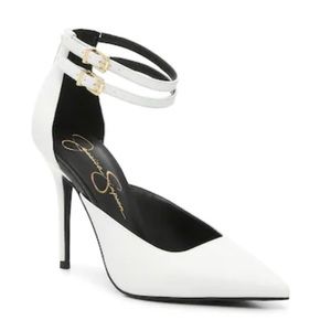 Wekendi pump from Jessica Simpson.